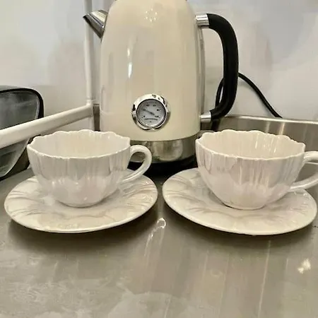 Roy Junto Al Mar Торевьиа